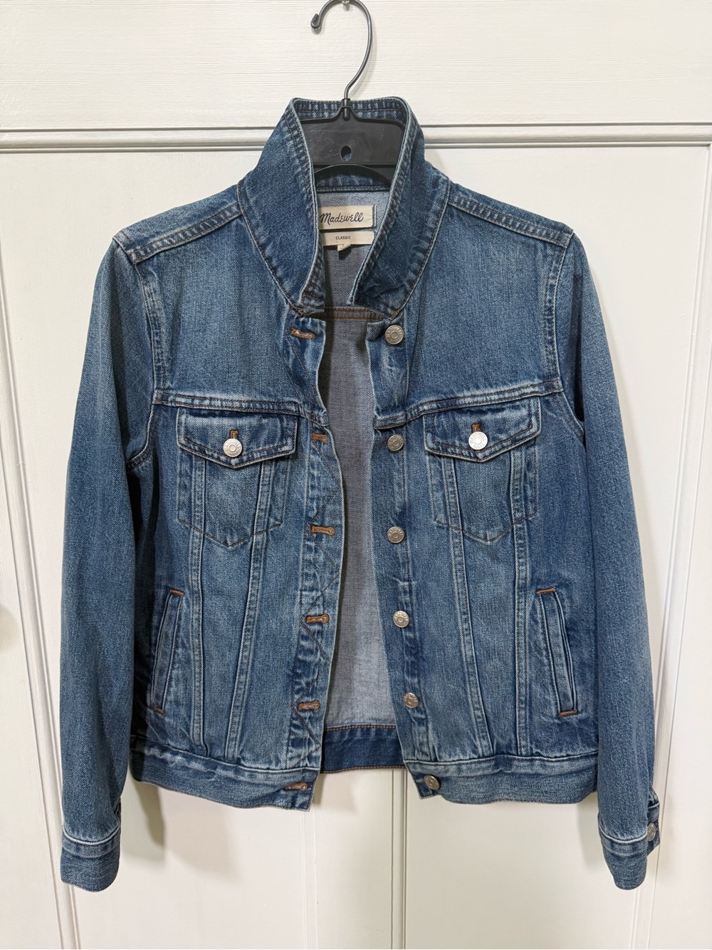 Madewell Classic Denim Jacket in Medium Blue Wash - Picture 4 of 9